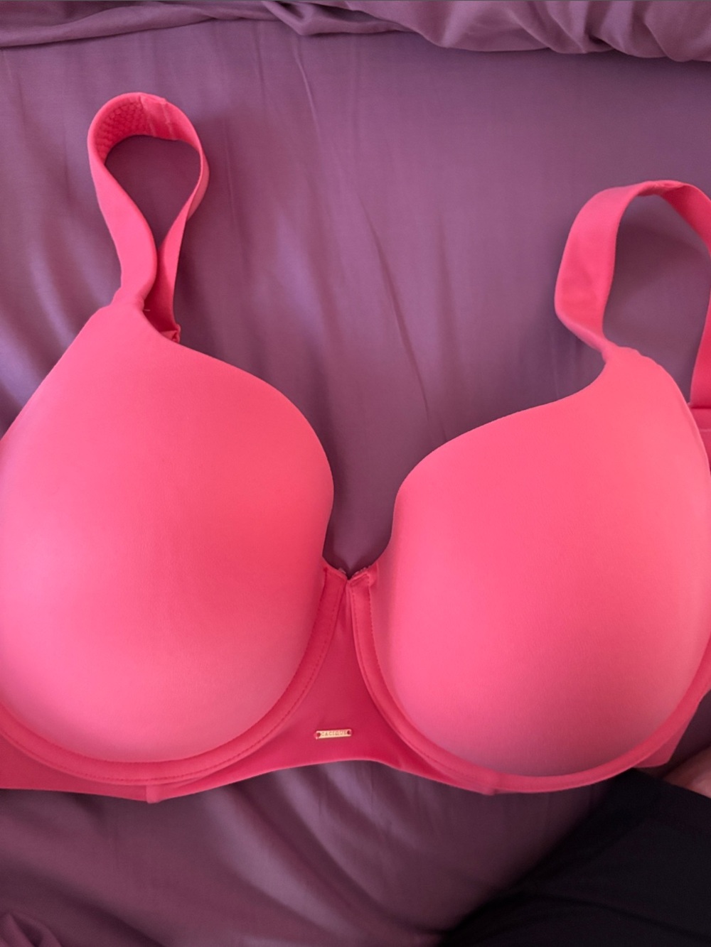 Cacique lightly lined balconette bra in Salmon-Pink. 42 DDD